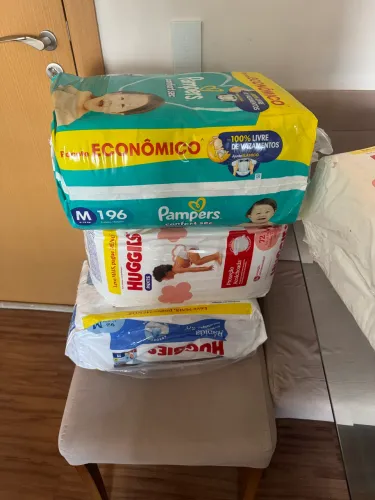 Fraldas M, Pampers Huggies 