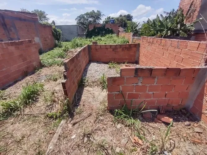 Aceita oferta À VISTA - Vende-se Terreno em Sepetiba Murado e com Fundação Parcial (leia)