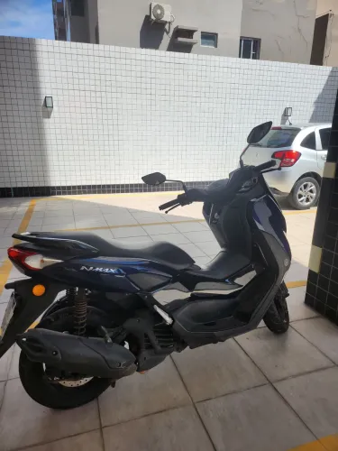 Vendo moto Nmax 2021 com baixa quilometragem