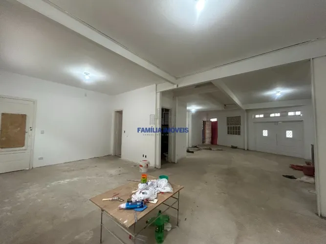 Casa comercial para alugar 3 quartos garagem Embaré Santos SP