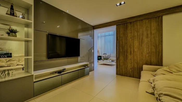 Casa 4 suítes condomínio zona sul