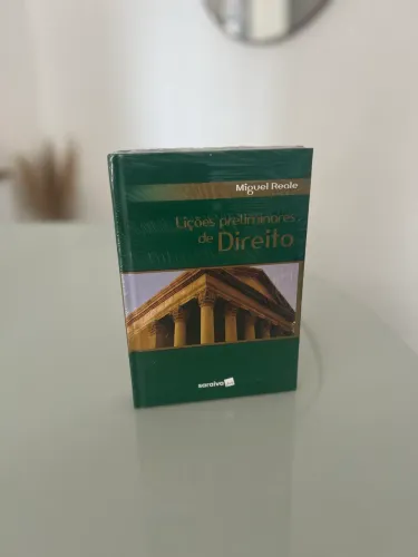 Livro Lições preliminares de Direito - Miguel Reale
