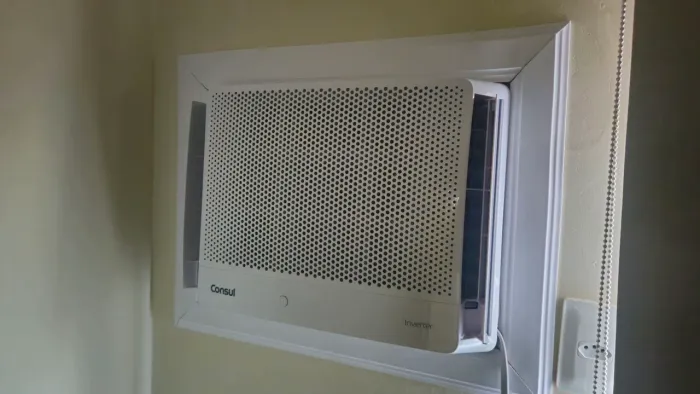 Ar Condicionado Janela Consul Inverter 7000 BTUs (Seminowo / Usado 2x) - 220V
