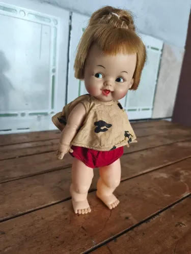 Boneca antiga Pedrita