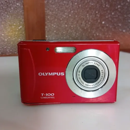 câmera digital olympus t-100 vermelha