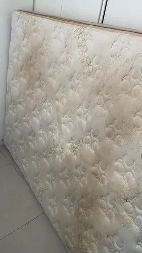 Cama Queen Usada
