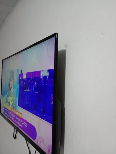 Pra vender lingeiro tv Panasonic 43 polegadas NÃO É SMART