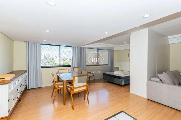 Apartamento com 1 dormitório, Mobiliado e Decorado para alugar, Cristo Rei - Curitiba/PR