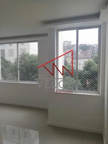 Apartamento : / Residencial / Catete