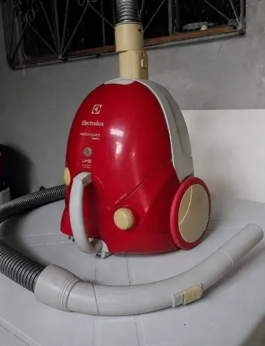 Barato!!! Aspirador de pó Electrolux, aproveite!!!