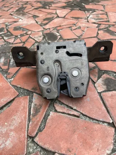 Fechadura Elétrica Tampa Traseira Porta-Malas Original GM Chevrolet Spin 2013 a 2018