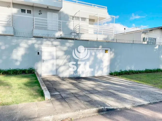 Sofisticação e Conforto em Sobrado Triplex com vista privilegiada.