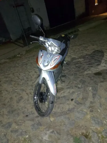 Vende-se uma moto 