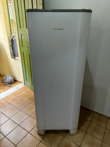 Geladeira Elmaltec 245 L - negociável - funcionando perfeitamente