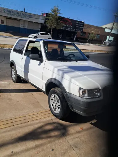 Fiat Uno Mille Celeb. WAY Econ. 1.0 F.flex 4P 2013