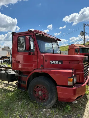 Scania 142E, traçada 6x4 motor v8, antigo 112 113 111 jacaré