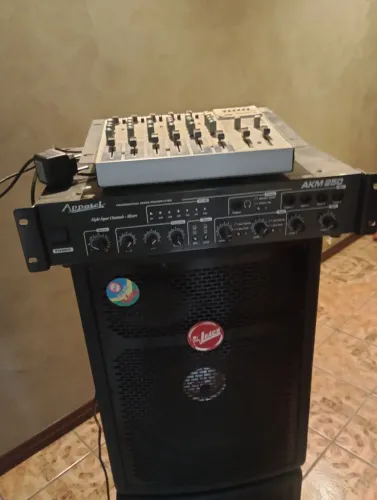 Kit completo mesa, amplificador e 2 caixas (para vender rápido)