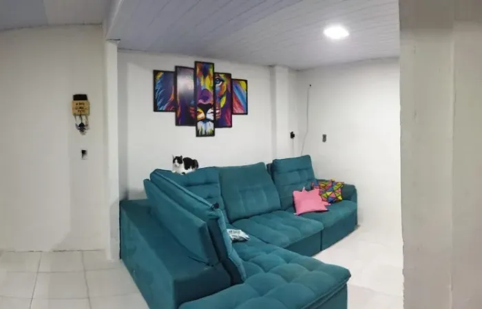 Vendo casa em realengo (2 quartos, sala, cozinha grande, varanda )