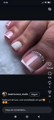 contrata se manicure de unha de gel e postiça realista pe e mão normal 