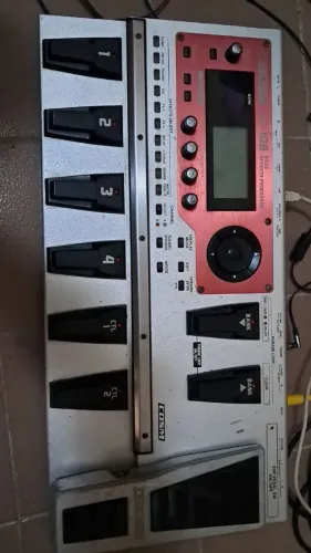 Pedaleira Boss gt 10B 