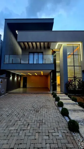 LOCAÇÃO- Sobrado NOVO no Condomínio Jardins Capri - 242,81m² de Área Construída.