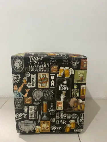 Puf em ótimo estado, combina com qualquer ambiente.
