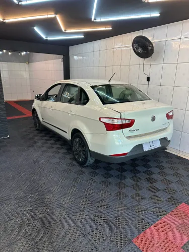 Fiat Grand Siena Essence Dual. 1.6 Flex 16V 2015