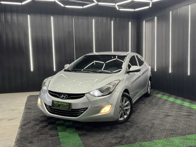 Hyundai Elantra GLS 1.8 16V Aut. 2012