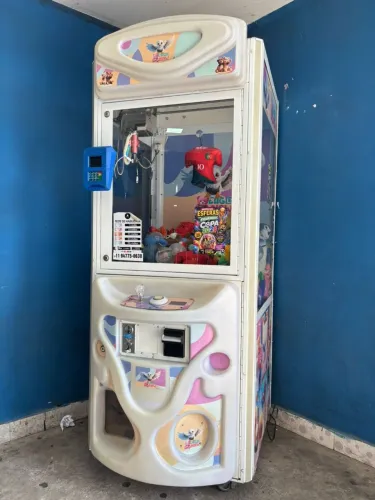 Máquina Grua de Pelúcias 