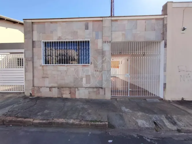 Venda de Casas / Padrão na cidade de Araraquara