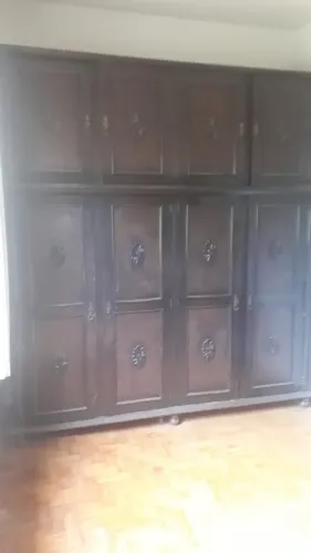 Guarda roupa clássico anos 70