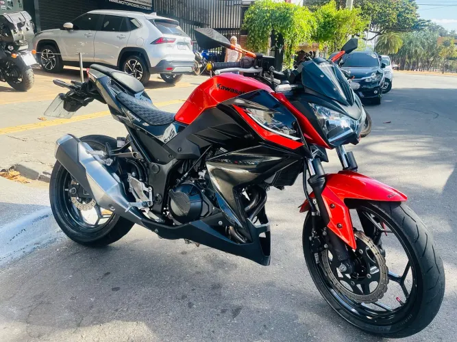 Moto Kawasaki Z300 Muito Nova