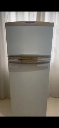Vendo Geladeira Brastemp 