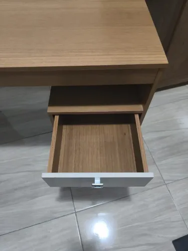 Escrivaninha / Mesa para Home Office com Rodinhas - Ótimo Estado