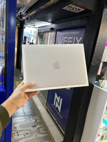 MACBOOK AIR 16RAM 512GB M5 13 Polegadas