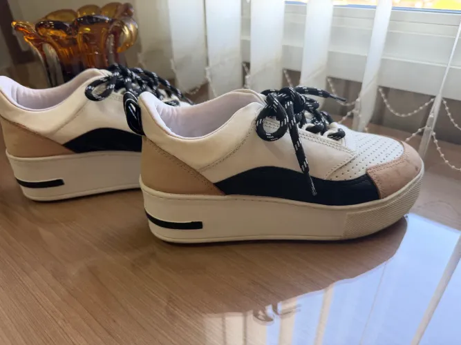 Tênis casual couro Corello