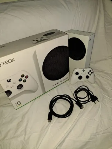 VENDO XBOX SERIES S 512GB -COMPLETO E MUITO CONSERVADO!
