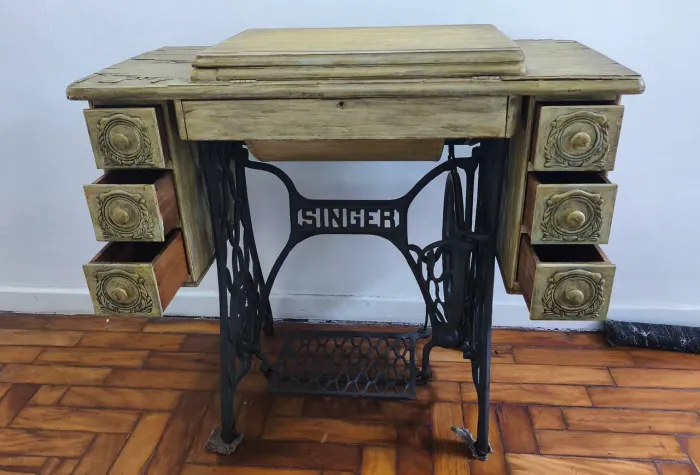 Máquina de Costura Singer
