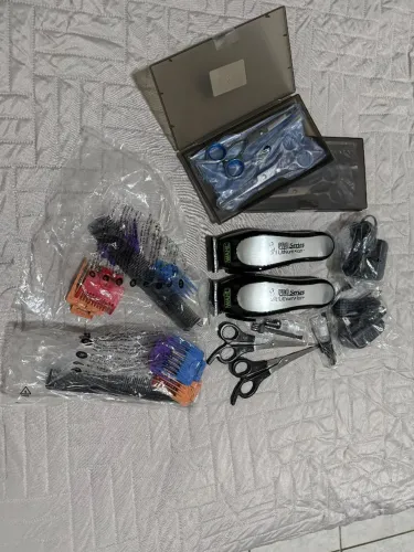 Kit Tosa Pet Profissional: 2 Máquinas Whal Pro series + 2 Kits de Tesouras 4 em 1