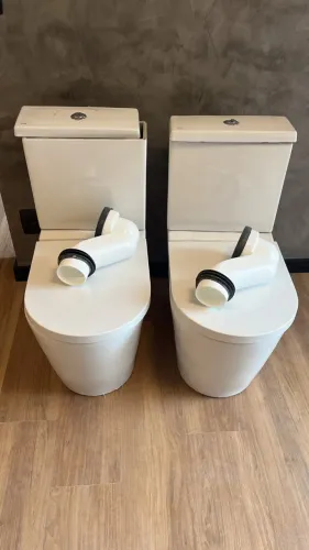 Vaso Sanitário - Kit completo de bacia com caixa acoplada e assento termofixo.