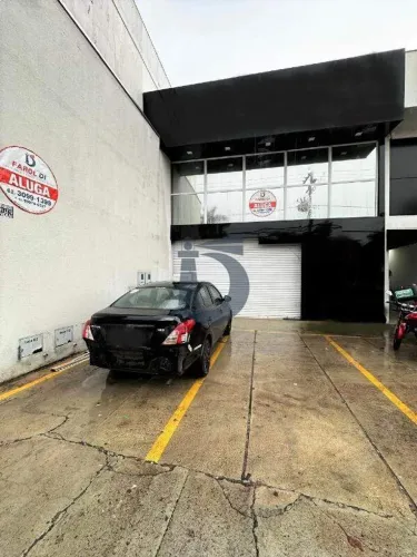 Imóvel Comercial para Aluguel 10 salas, estacionamento frontal - Jundiaí