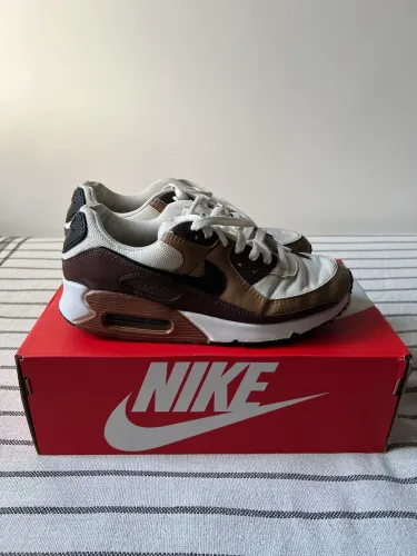 Tênis Nike - Air Max 90 Marrom