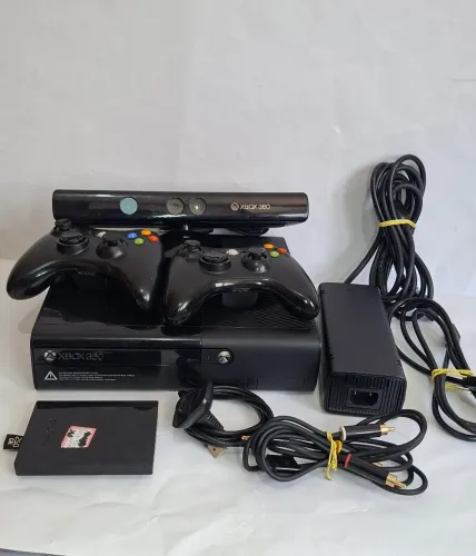 ? XBOX 360 E DESBLOQUEADO + KINECT + 2 CONTROLES 33 JOGOS!