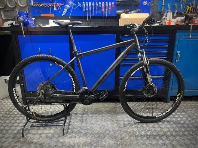 Bicicleta First Aro 29 Shimano altus