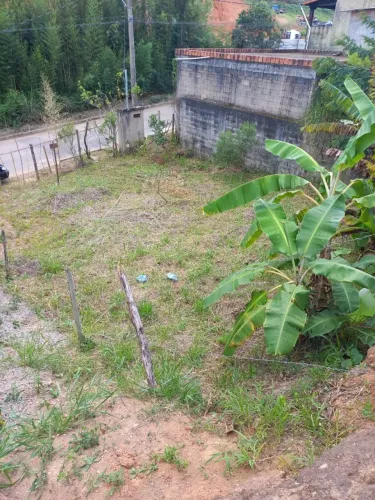 Terreno próximo ao Hospital Regional João Penido 300m2 whatsapp - *