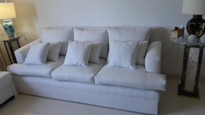 Reforma de estofados em geral e fabricação de cortinas 