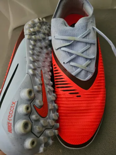 Chuteira Nike Phantom 6  reactx Pro low