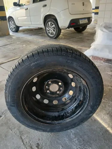 Vendo Roda completa em perfeitas condições 