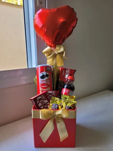 Cesta Romântica. Aniversário. Presentes. Cestas de Chocolates. Pronta Entrega.