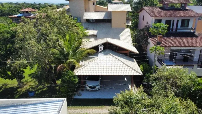 Casa Duplex à venda - 2 quartos em condomínio fechado de Vila Velha, com circuito de casa